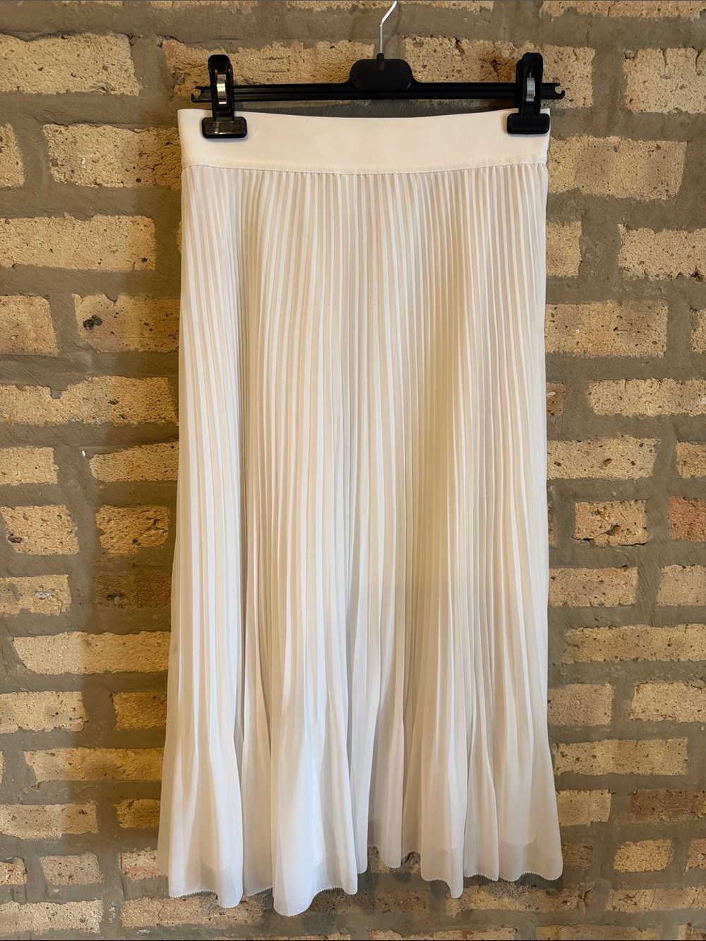 Aritzia White Pleated Midi Skirt